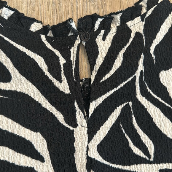 Chapter One Blouse - Picture 3 of 4